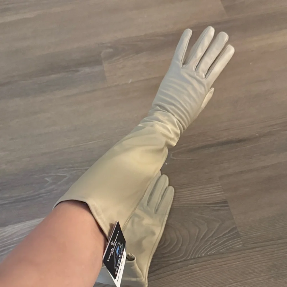 NWT Beige leather elbow length fleece lined gloves